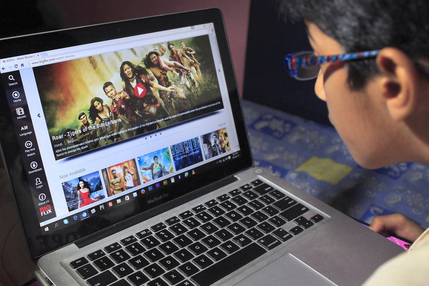 Big Flix Ist Ein Beliebter Webbasierter Dienst Zum Streamen Von Filmen Und Fernsehinhalten In Indien.  Subhash Sharma Für The National