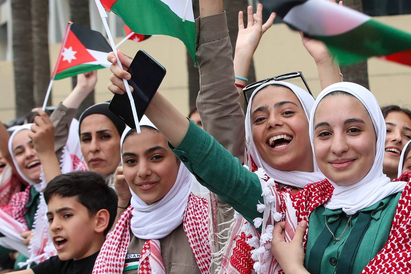 Jordanians celebrate the royal wedding