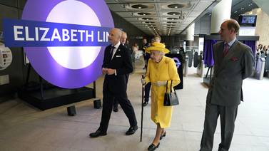 An image that illustrates this article Queen Elizabeth inspects London's new Elizabeth line