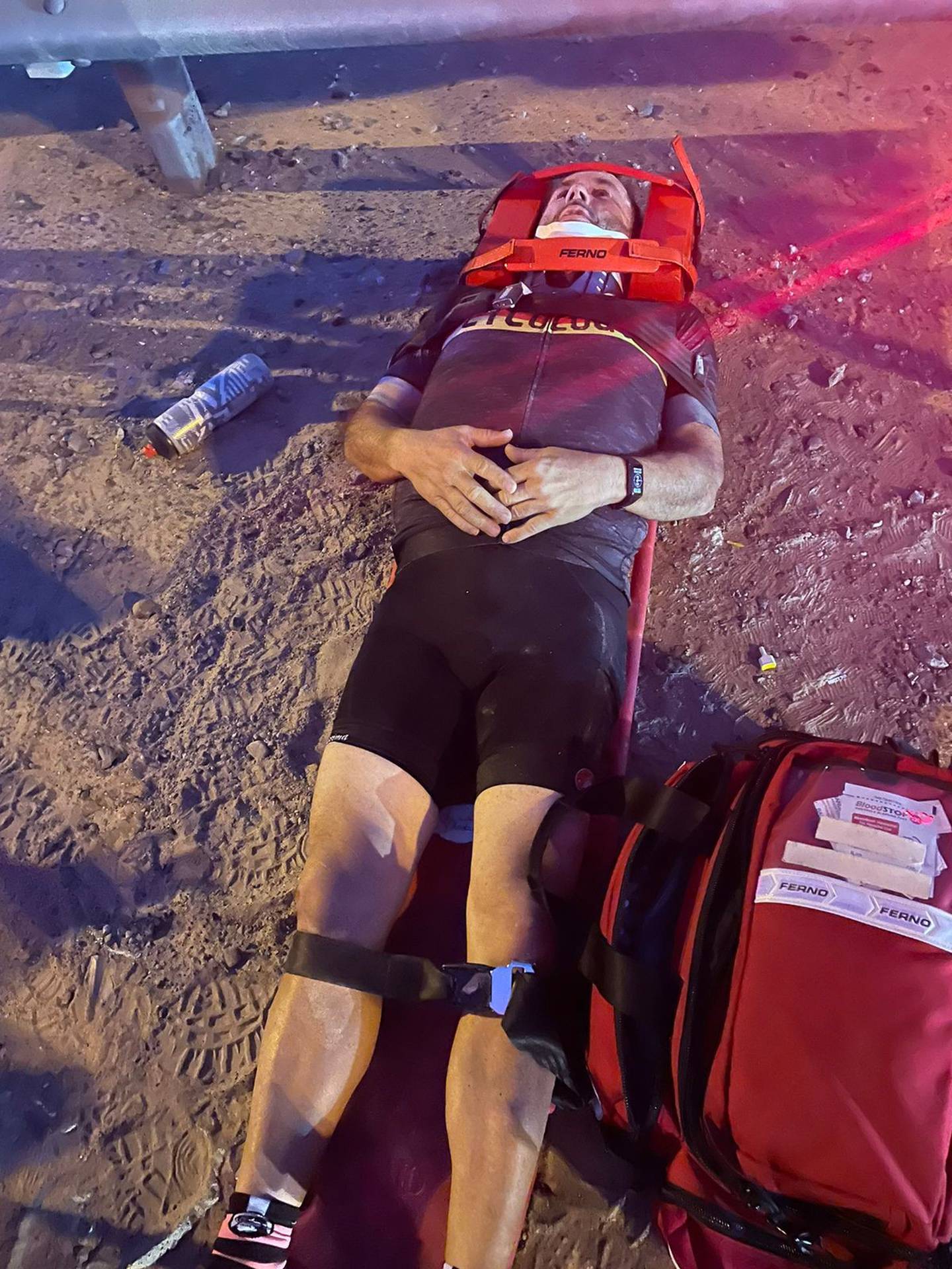 Andy Fordham wurde bewusstlos geschlagen und brach sich das Bein, als er beim Radfahren in der Nähe des Al Qudra-Radwegs in Dubai von einem Auto angefahren wurde.  Foto: Andy Fordham