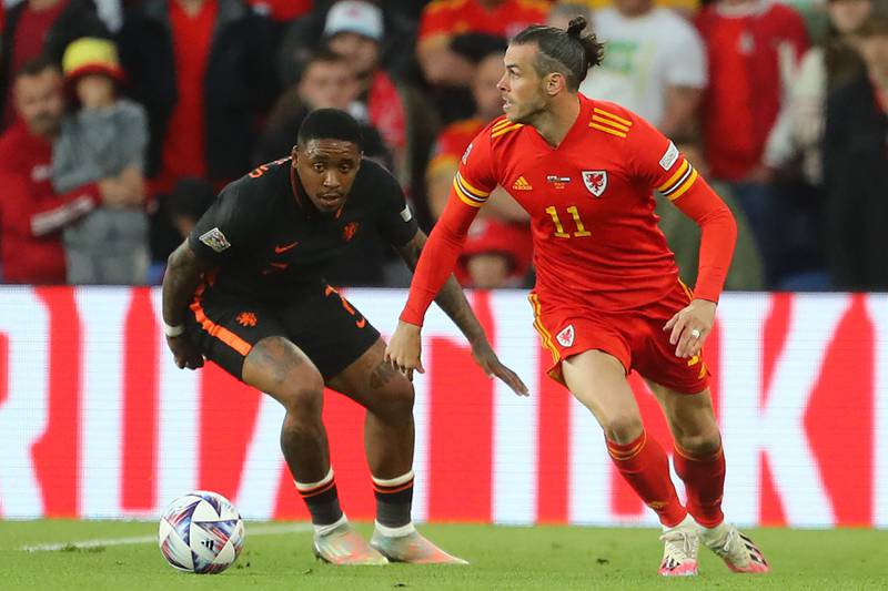 Netherlands midfielder Steven Bergwijn, left, vies with Wales forward Gareth Bale during the Uefa Nations League, League A Group 4 match. AFP