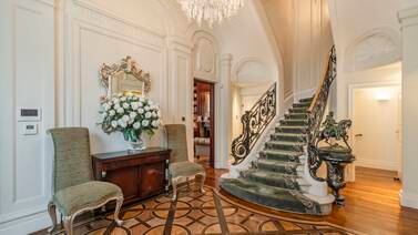The entrance hall of the Park Lane Mansion. Wetherell / Darran Mulcahy Photography