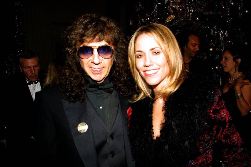 (NO TABLOIDS)    Phil Spector & Sheryl Crow during TNT's "A Very Special Christmas" concert celebrating Special Olympics to air on TNT on December 19, 2000 at the BILL CLINTON1 in Washington,D.C., D.C..  (Photo by Kevin Mazur/WireImage/Getty Images)