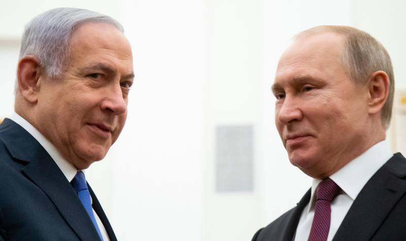 epa07484223 Russian President Vladimir Putin (R) and Israeli Prime Minister Benjamin Netanyahu (L) meet in the Kremlin in Moscow, Russia, 04 April 2019. Benjamin Netanyahu is on a working visit to Russia.  EPA/ALEXANDER ZEMLIANICHENKO / POOL