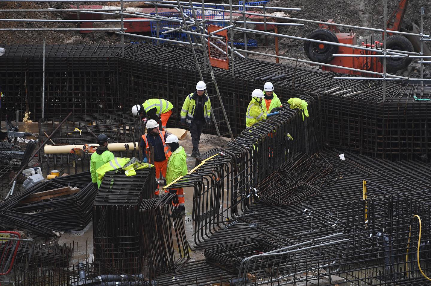 Rules could change to make it easier for UK construction companies to employ foreign mid-skilled workers.  EPA