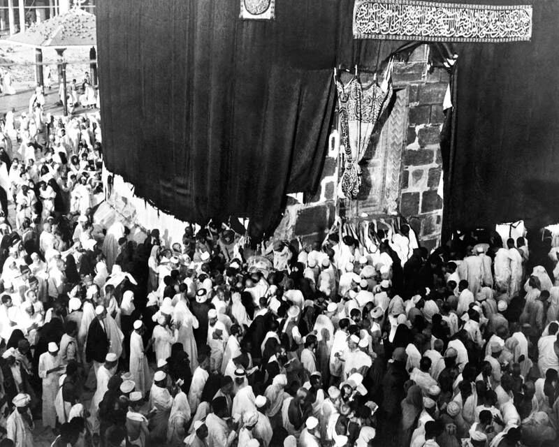 Pilgrims gather around the Grand Mosque in Makkah in November 1948.
