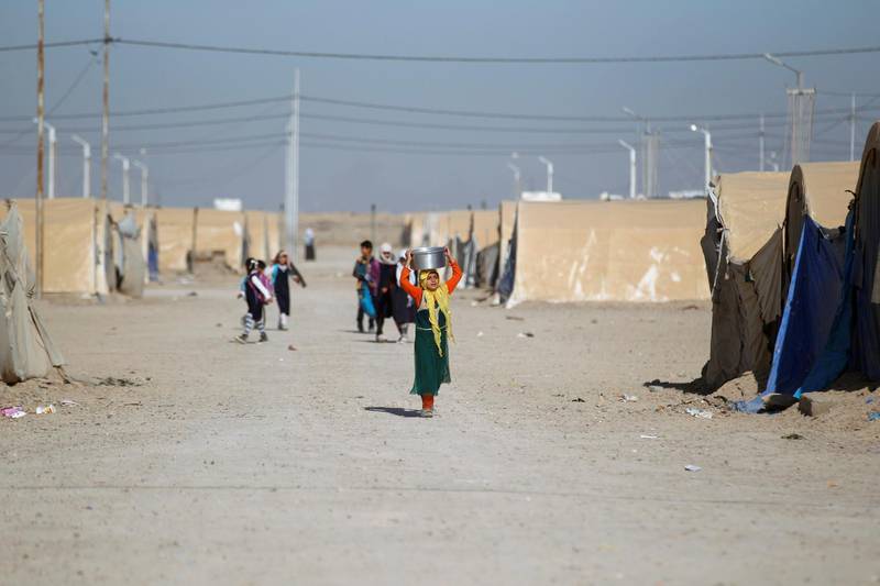 Displaced Iraqi people are seen at the Amriyat al Fallujah camp in Anbar Province, Iraq January 3, 2018. Picture taken January 3, 2018. REUTERS/Khalid al-Mousily