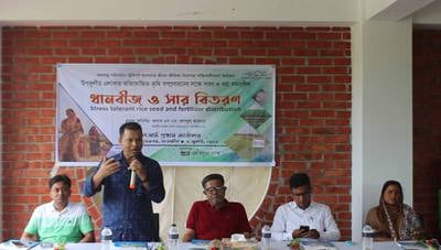 Mohon Mondol addresses a gathering in Bangladesh to provide solutions to crippling issues of water scarcity and migration