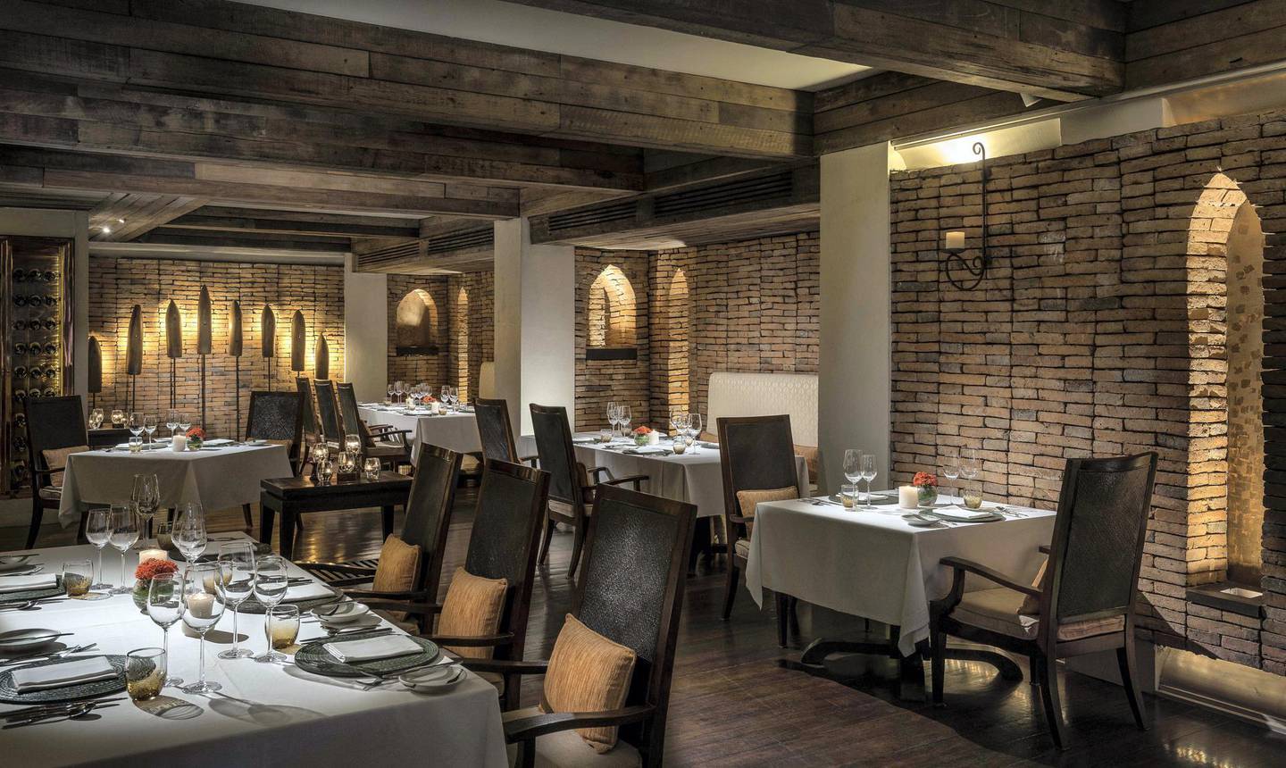 Baan Dhalia is a Tuscan-style Italian restaurant, providing for an alternative dining experience. Anantara