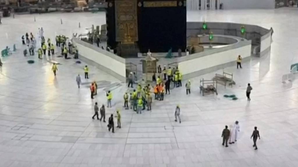 Saudi Arabia urges Muslims to defer Hajj preparations