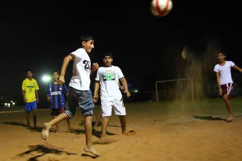Ras Al Khaimah , United Arab Emirates- August 10,  2011: People playing midnight  Volleyball in Maaridh area during ramadan in Ras Al Khaimah  .  ( Satish Kumar / The National ) 