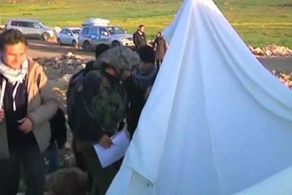 Video: Israeli soldiers break up Palestinian camp sit in