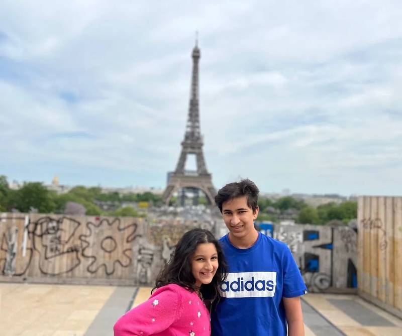 Mahesh Babu shared a photo of his son Gautam and daughter Sitara with the caption: 'Here's to the unbreakable bond of love.' Photo: Mahesh Babu / Instagram