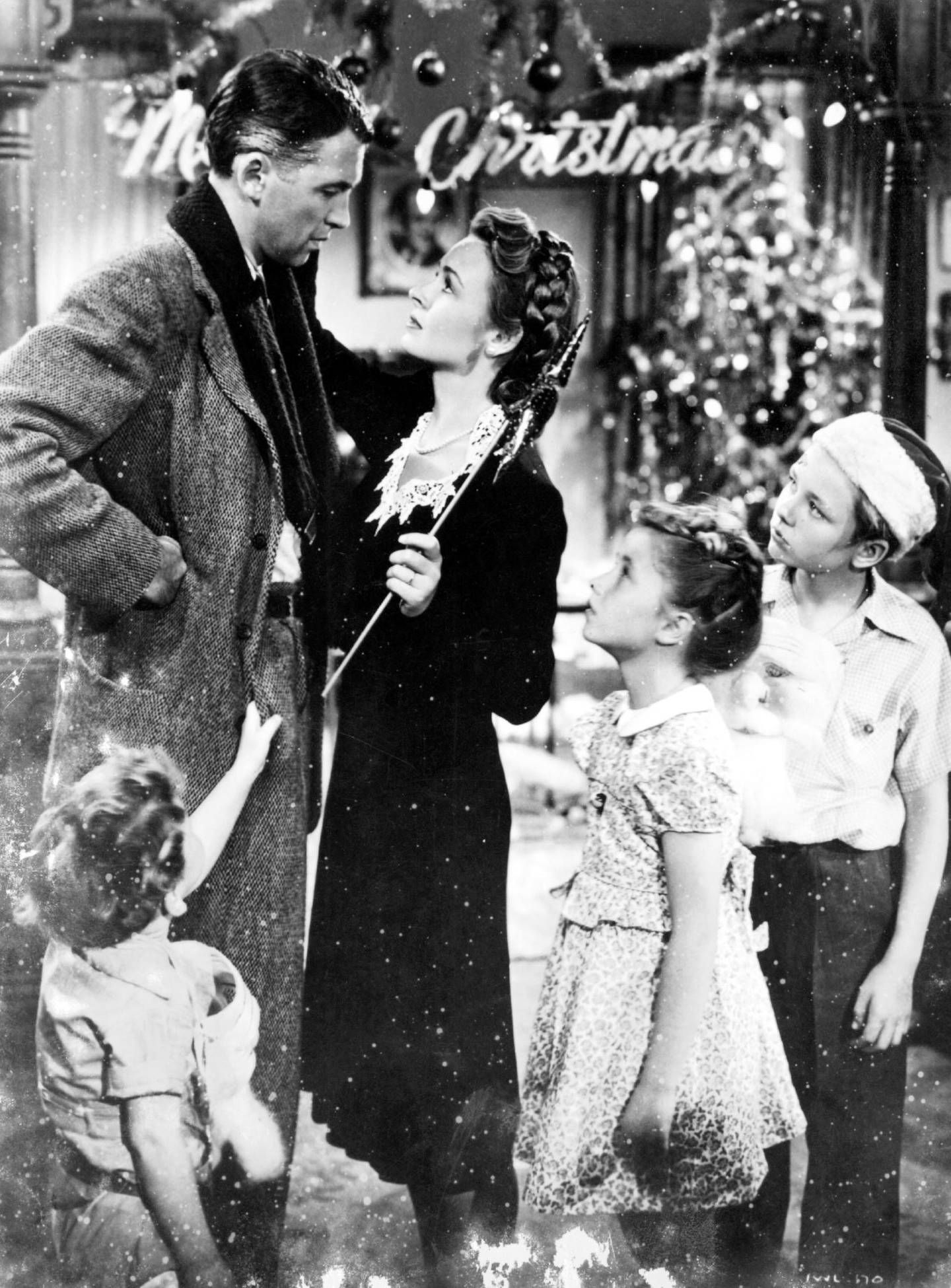 Editorial use only. No book cover usage.Mandatory Credit: Photo by Moviestore/Shutterstock (1591779a)It's A Wonderful Life,  Jimmy Hawkins,  James Stewart,  Donna Reed,  Carol Coombs,  Larry SimmsFilm and Television