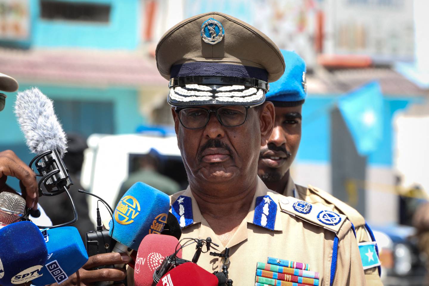 Somali Police Commissioner Gen Abdi Hijar announces the end of a deadly 30-hour siege by Al Shabab extremists at Hayat Hotel in Mogadishu. AFP