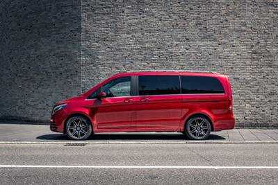 Mercedes V-Class: Big, bonny, and braced for the band