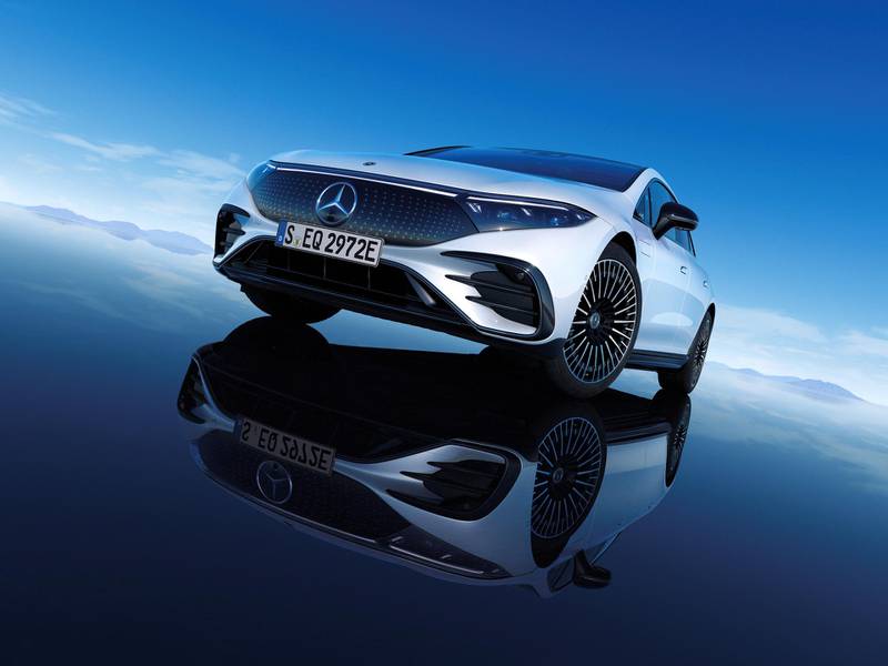 Mercedes-EQ, EQS 580 4MATIC; Stromverbrauch kombiniert: 20,0-16,9 kWh/100 km; CO2-Emissionen: 0 g/km* Mercedes-EQ, EQS 580 4MATIC; Combined electrical consumption: 20.0-16.9 kWh/100 km; combined CO2 emissions: 0 g/km* 