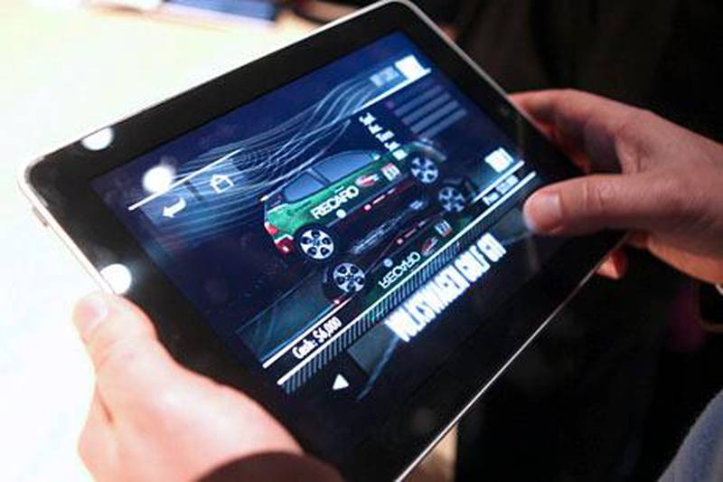 A video game is displayed on Apple's  "iPad" , a new tablet computing device, after its launch event in San Francisco, California, January 27, 2010. REUTERS/Kimberly White (UNITED STATES - Tags: SCI TECH BUSINESS) *** Local Caption ***  SFO505_APPLE-_0127_11.JPG