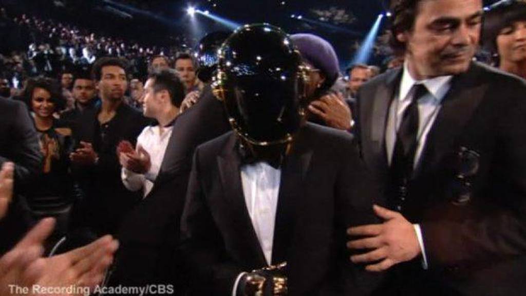 Video: French DJ duo Daft Punk, teenage Lorde take top Grammys