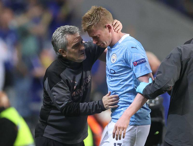 City's Kevin de Bruyne is substituted due to his face injury.