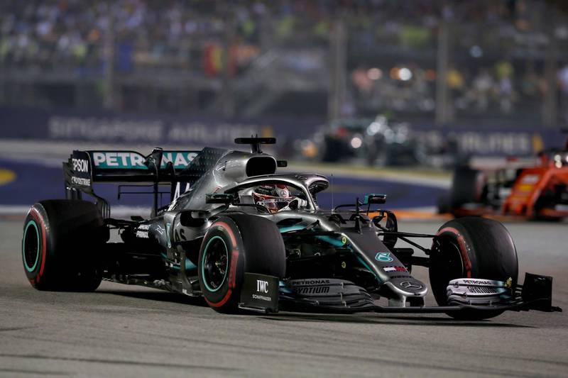 SINGAPORE, SINGAPORE - SEPTEMBER 22: Lewis Hamilton of Great Britain driving the (44) Mercedes AMG Petronas F1 Team Mercedes W10 on track during the F1 Grand Prix of Singapore at Marina Bay Street Circuit on September 22, 2019 in Singapore. (Photo by Charles Coates/Getty Images)
