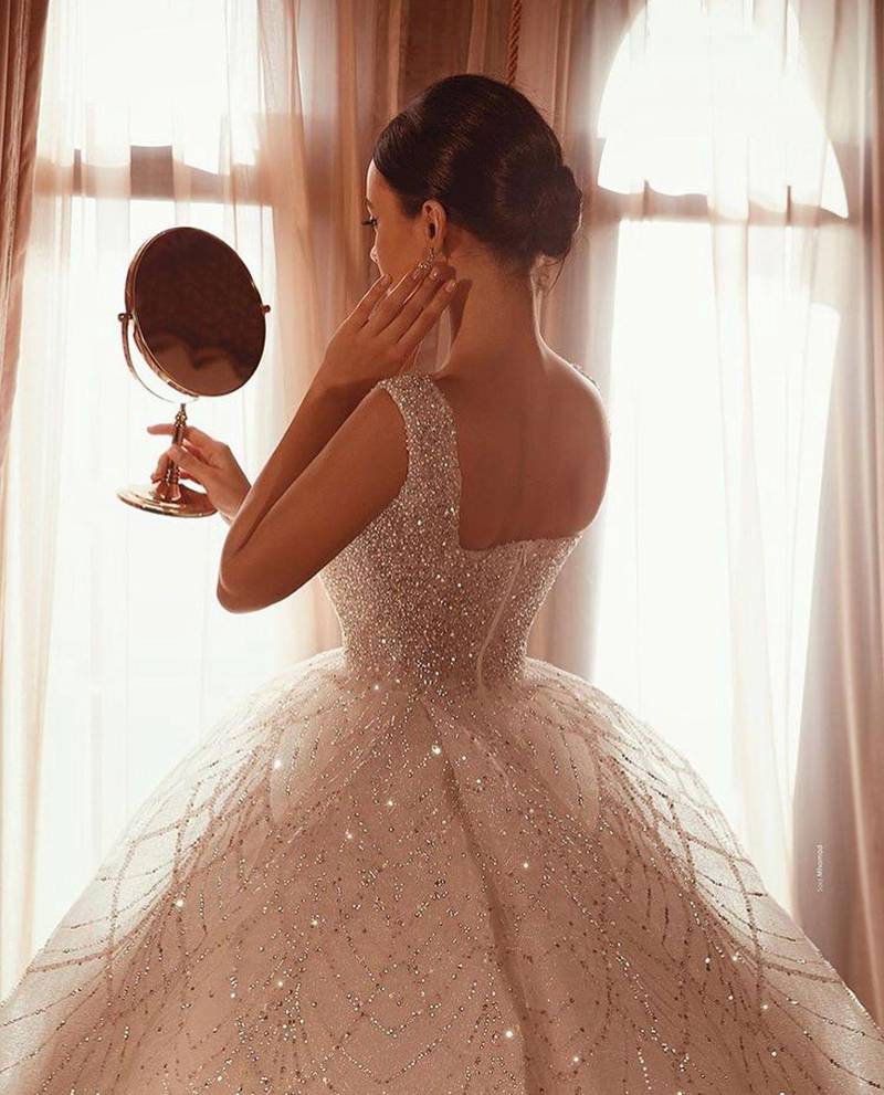 Esposa is offering free wedding dresses and veils to doctors and nurses in the UAE and Lebanon. Esposa / Instagram