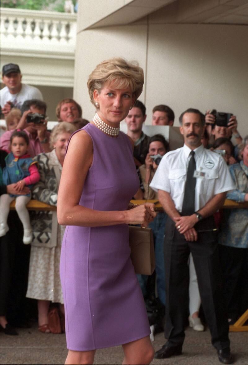 NOV1996 1996 - PRINCESS DIANA AT THE VICTOR CHANG CARDIAC RESEARCH INSTITUTE , SYDNEY,  AUSTRALIA. (Photo by Patrick Riviere/Getty Images)