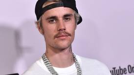 Justin Bieber showing early signs of recovery, surgeon says