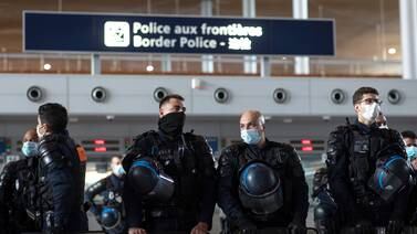 An image that illustrates this article Police shoot knifeman at Paris airport