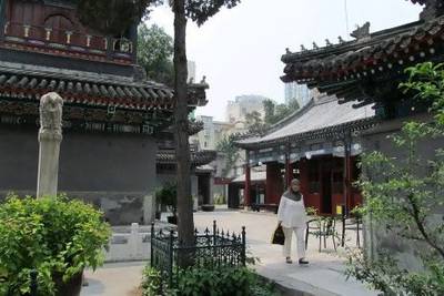The Niujie Mosque in Beijing, China. Without seeing the Arabic lettering on parts of the complex, a visitor might mistake the mosque, which dates back to 996, for a Chinese temple.