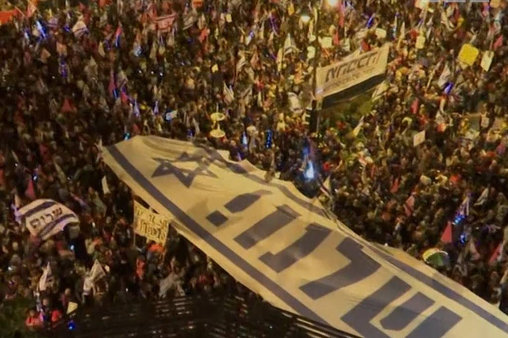 Anti-Netanyahu protests ahead of the election
