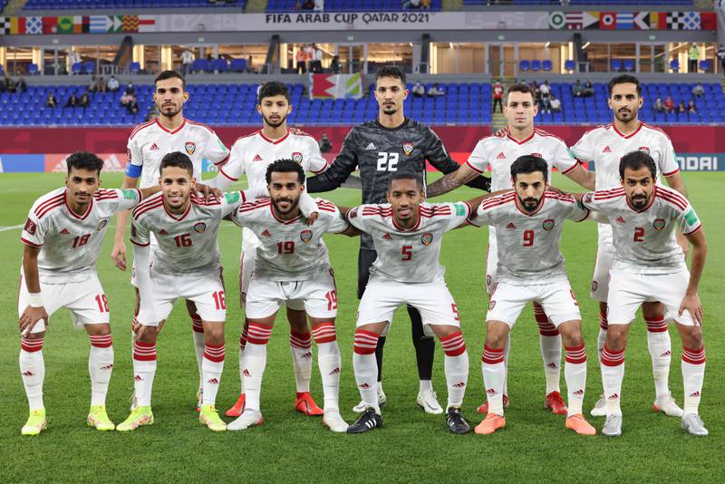 The UAE team poses for a pre-match photo.
