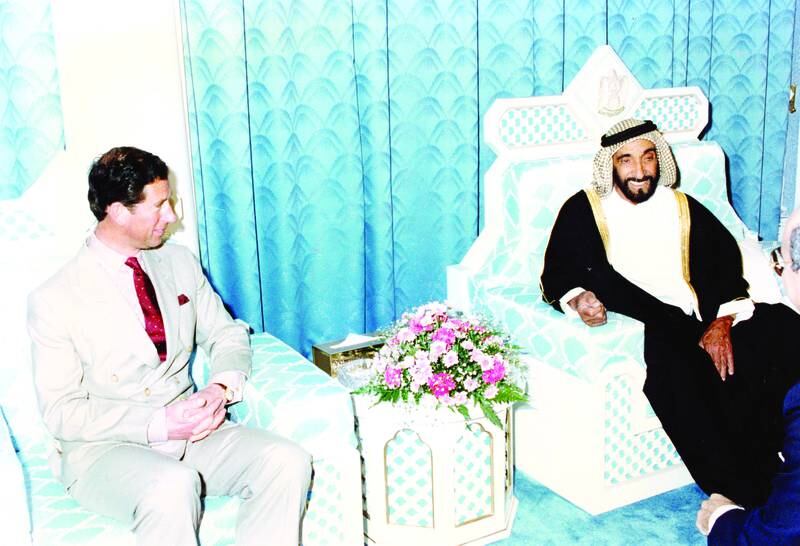 Der verstorbene Sheikh Zayed bi Sultan Al Nahyan Präsident der VAE und HRH Prince of Wales.  (Mit freundlicher Genehmigung von Al Ittihad)