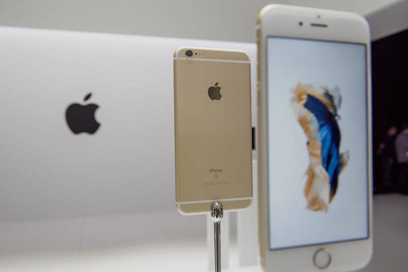 Joint 3rd: iPhone 6s with 2.3% market share. David Paul Morris / Bloomberg