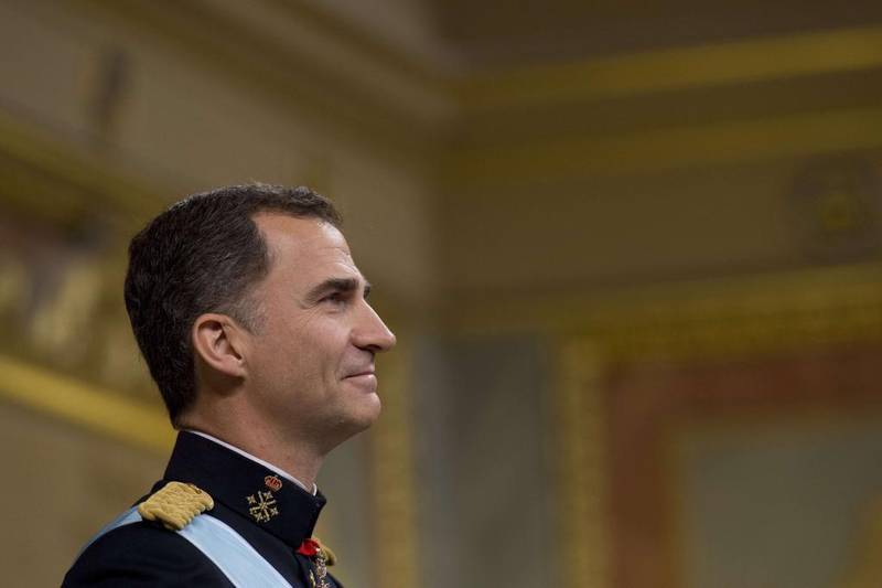 Spain’s King Felipe VI stands during a swearing in ceremony. AFP Photo