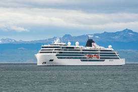 US passenger killed when big wave hits Antarctic cruise ship