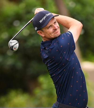 DUBAI, UNITED ARAB EMIRATES - NOVEMBER 21:  Justin Rose of England tees off on the 4th hole during Day One of the DP World Tour Championship Dubai at Jumeirah Golf Estates on November 21, 2019 in Dubai, United Arab Emirates. (Photo by Ross Kinnaird/Getty Images)