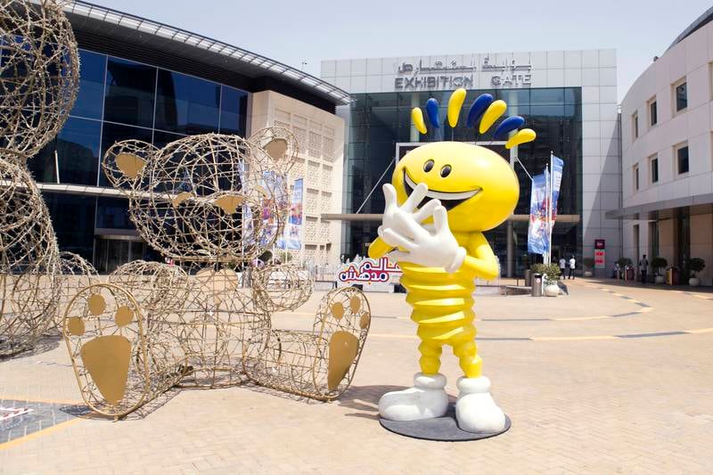 DUBAI, UNITED ARAB EMIRATES, JULY 25, 2016. 
A Modhesh figure stands outside Dubai Convention Center. Photo: Reem Mohammed / The National (Reporter: Frank Kane / Section: BZ) ID: 98912 *** Local Caption ***  RM_20160725_MODHESH_01.JPG
