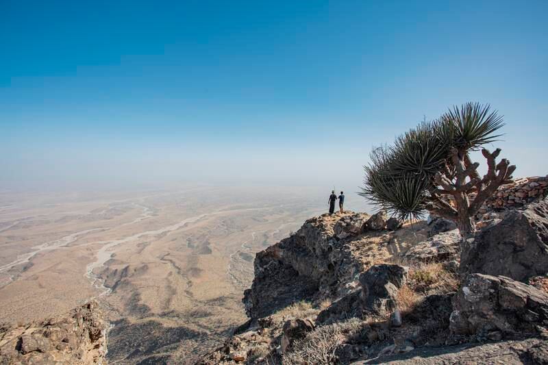 The resort can organise a guided tour to the neighbouring Jabal Samhan.