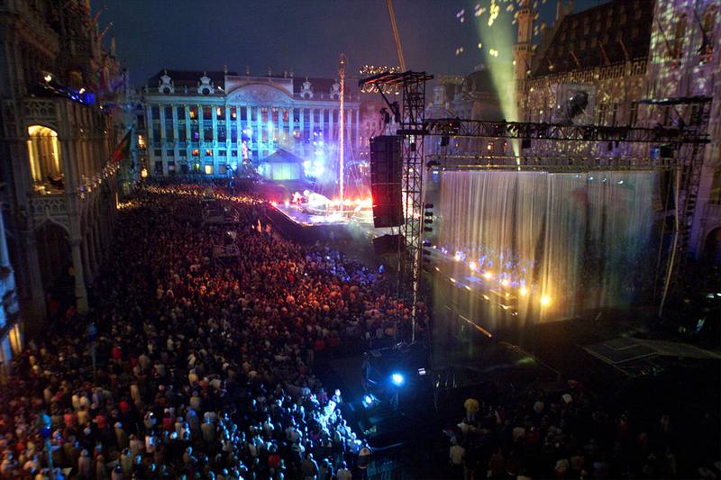General view of Brussels' Grand-Place during the 'Chapeau Europa' show celebrating the start of Belgium's presidency of the European Union, on July 9, 2001. The show was choreographed by Franco Dragone. Reuters