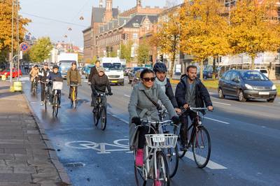 H8T3B5 Cyclists in Copenhagen, Denmark. Marcin Rogozinski / Alamy Stock Photo