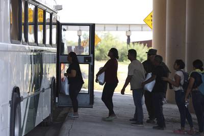 Migrants in Eagle Pass, Texas. AP 