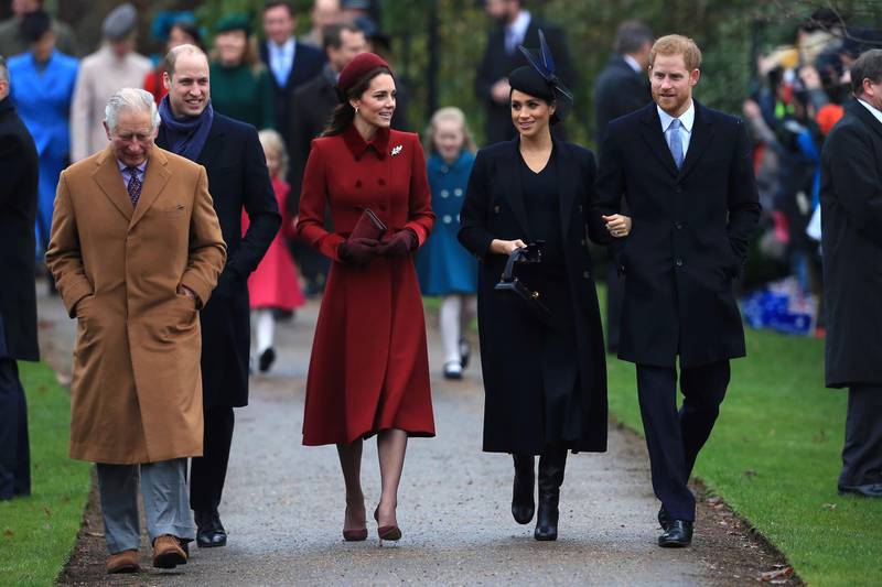 KING'S LYNN, ENGLAND - DECEMBER 25: (L-R) Prince Charles, Prince of Wales, Prince William, Duke of Cambridge, Catherine, Duchess of Cambridge, Meghan, Duchess of Sussex and Prince Harry, Duke of Sussex arrive to attend Christmas Day Church service at Church of St Mary Magdalene on the Sandringham estate on December 25, 2018 in King's Lynn, England. (Photo by Stephen Pond/Getty Images)