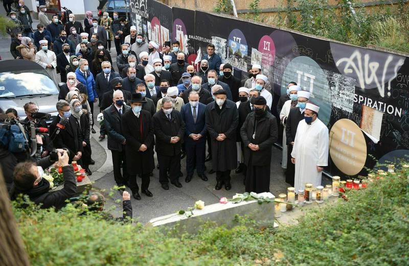 Representatives of Austria's religious communities take part in a  march to commemorate the victims of a terror attack, on November 5, 2020 in Vienna. Austria is mourning four civilians shot dead by a 20-year-old Islamic State sympathiser who attacked a popular nightlife area in the heart of Vienna on November 2, 2020, on the last night before a second coronavirus shutdown. - Austria OUT
 / AFP / APA / HELMUT FOHRINGER
