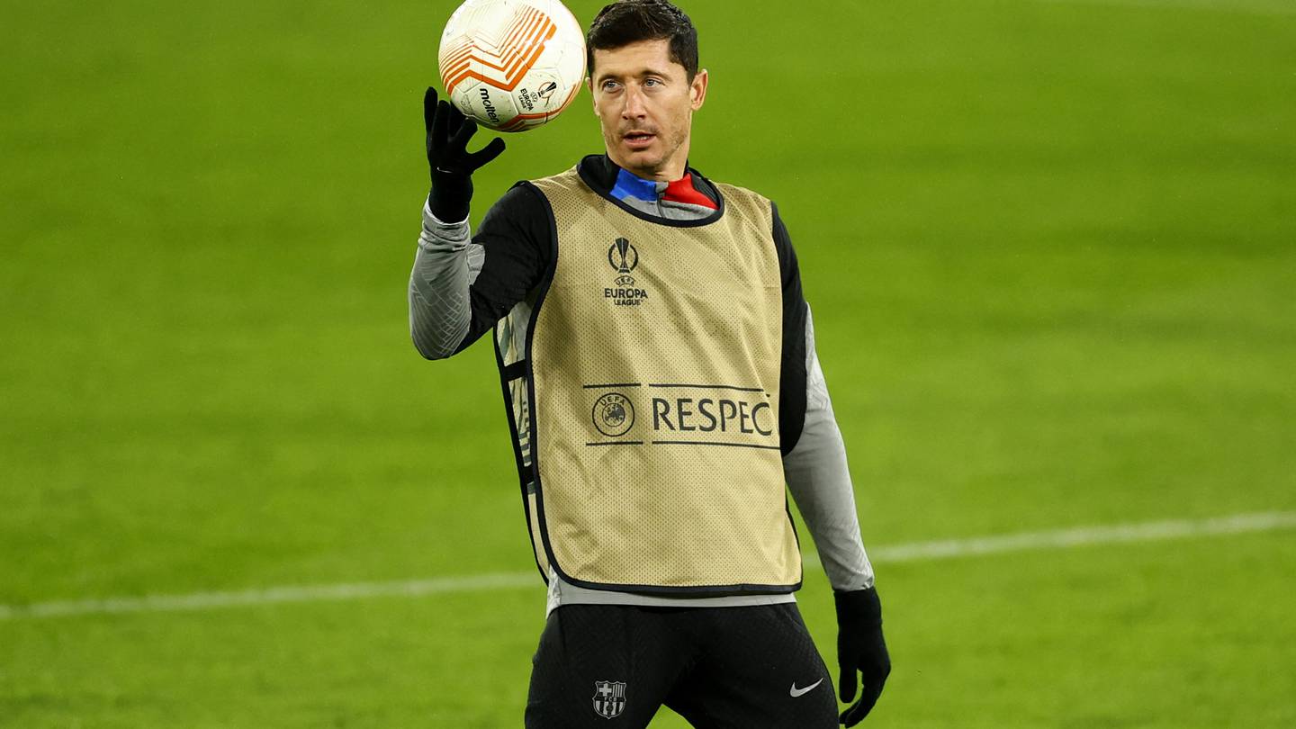 Barca's Lewandowski and De Jong train at Old Trafford ahead of United clash – in pictures