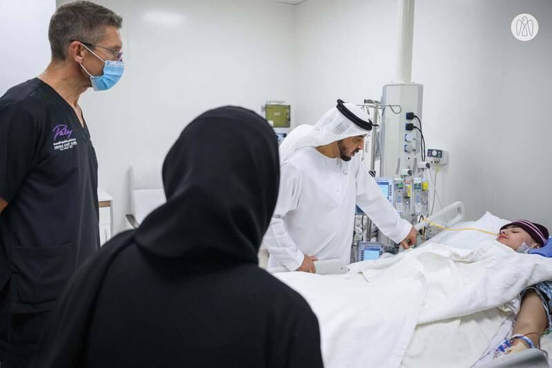 Sheikh Hamdan talked to patients to ensure they were receiving the best possible care.