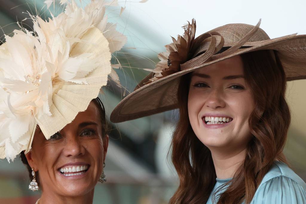 Fans flock to Dubai World Cup wearing fascinating hats