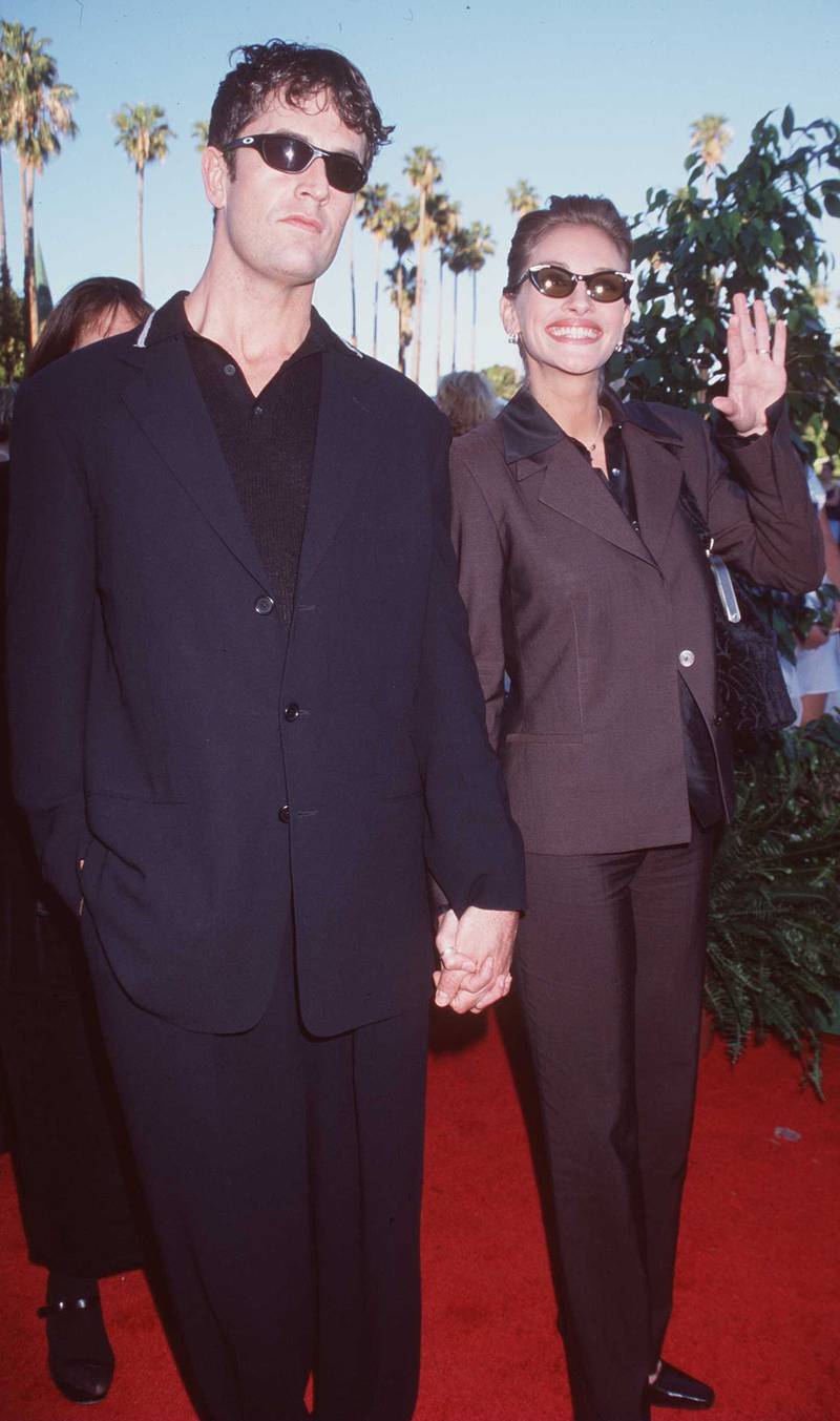 3/10/98 Hollywood, CA. Rupert Everett and Julia Roberts at the 4th Annual Blockbuster Awards.