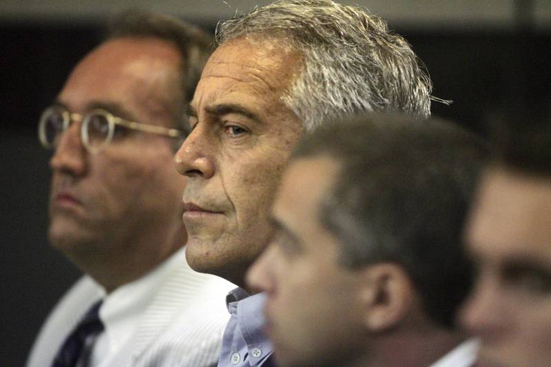 U.S. financier Jeffrey Epstein (C) appears in court where he pleaded guilty to two prostitution charges in West Palm Beach, Florida, U.S. July 30, 2008. Picture taken July 30, 2008.  Uma Sanghvi/Palm Beach Post via REUTERS.  NO RESALES. NO ARCHIVES. SOUTH FLORIDA SUN-SENTINEL OUT