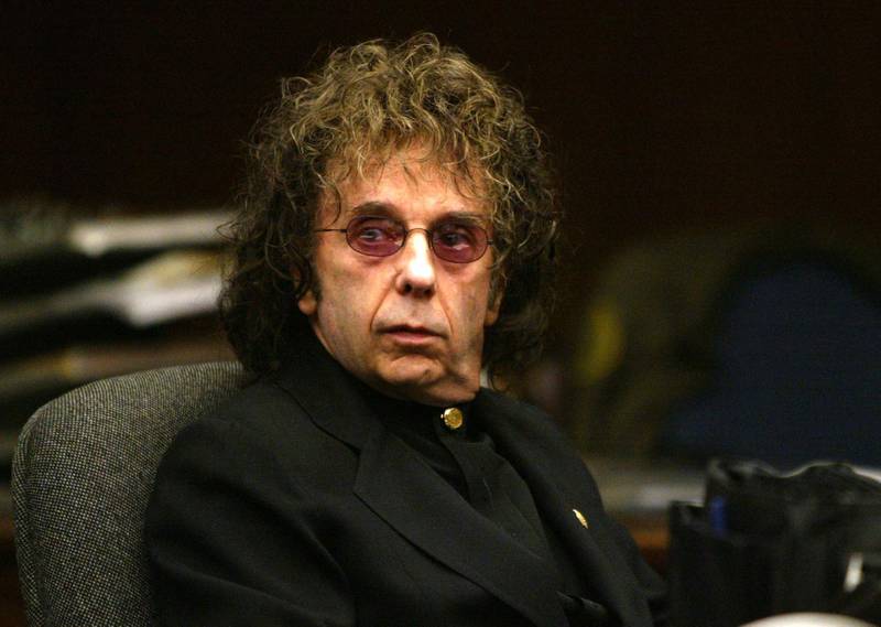 ALHAMBRA, CA - FEBRUARY 17:  Music producer Phil Spector attends an evidentiary hearing in Alhambra Municipal Court February 17, 2004 in Alhambra,California. Spector is charged with the February 3, 2003 shooting death of actress Lana Clarkson in the foyer of his hilltop home.  (Photo by Nick Ut - Pool via Getty Images)  *** Local Caption *** Phil Spector